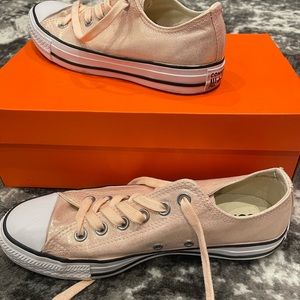 Low top chuck Taylor’s - iridescent peach limited edition NWOT